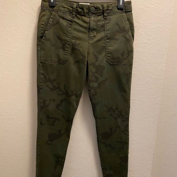 Sanctuary Standard Surplus Green Camo Print Skinny Utility Jeans Size 26 - Picture 5 of 10